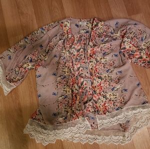 size s/m floral kimono